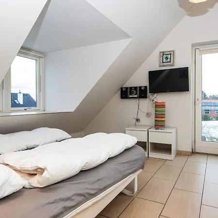 10 Person Holiday In Glesborg