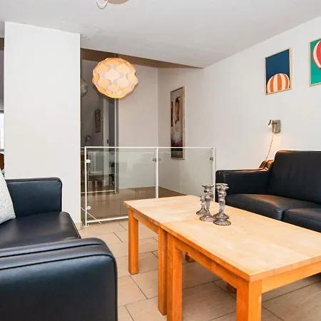 10 Person Holiday In Glesborg *