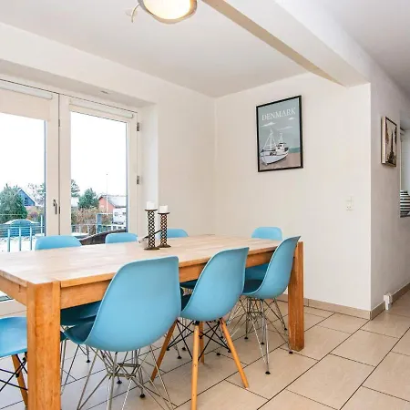 10 Person Holiday In Glesborg *